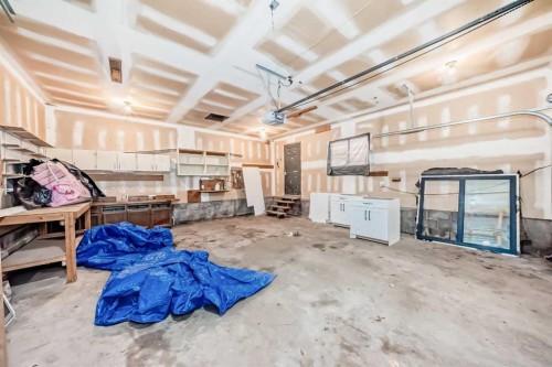 5173 Whitestone Road Ne, Calgary, AB - Indoor Photo Showing Garage