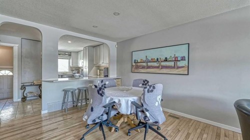64 Midglen Drive Se, Calgary, AB - Indoor