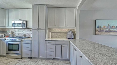 64 Midglen Drive Se, Calgary, AB - Indoor Photo Showing Kitchen