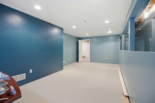 2608 Deer Side Drive Se, Calgary, AB - Indoor Photo Showing Other Room