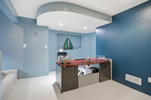2608 Deer Side Drive Se, Calgary, AB - Indoor