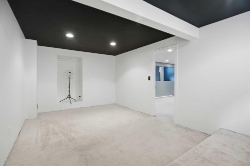 2608 Deer Side Drive Se, Calgary, AB - Indoor Photo Showing Other Room