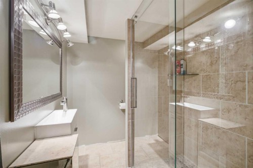 2608 Deer Side Drive Se, Calgary, AB - Indoor Photo Showing Bathroom