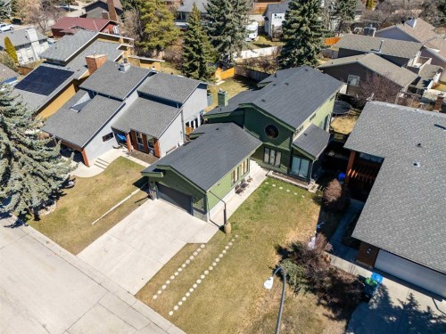 2608 Deer Side Drive Se, Calgary, AB - Outdoor