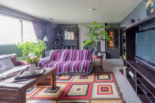 2822 13 Avenue Se, Calgary, AB - Indoor