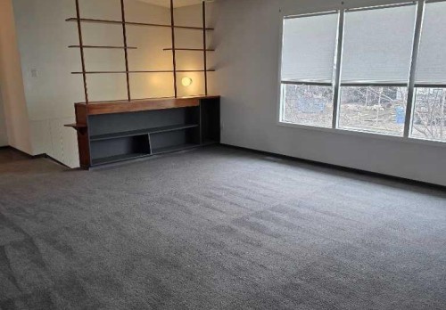 2822 13 Avenue Se, Calgary, AB - Indoor Photo Showing Other Room