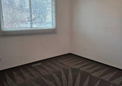 2822 13 Avenue Se, Calgary, AB - Indoor Photo Showing Other Room