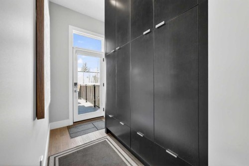 4905 21 Street Sw, Calgary, AB - Indoor Photo Showing Other Room