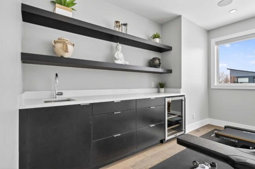 4905 21 Street Sw, Calgary, AB - Indoor