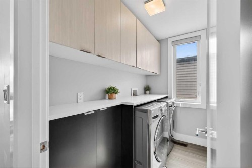4905 21 Street Sw, Calgary, AB - Indoor Photo Showing Laundry Room