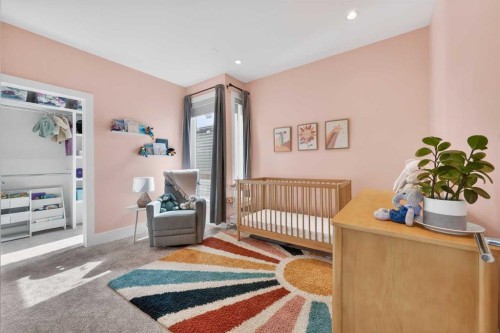 4905 21 Street Sw, Calgary, AB - Indoor Photo Showing Bedroom