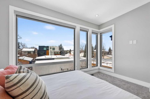 4905 21 Street Sw, Calgary, AB - Indoor Photo Showing Bedroom