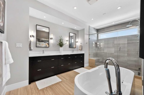 4905 21 Street Sw, Calgary, AB - Indoor Photo Showing Bathroom