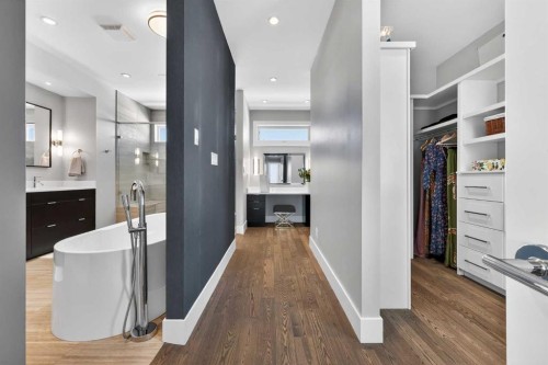 4905 21 Street Sw, Calgary, AB - Indoor Photo Showing Other Room