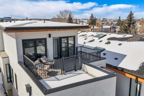 4905 21 Street Sw, Calgary, AB - Outdoor