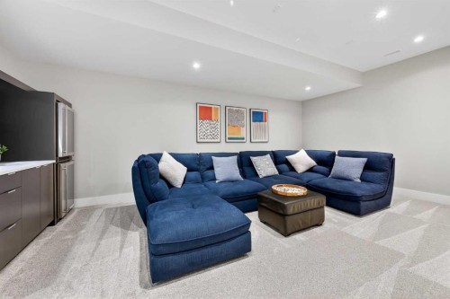 4905 21 Street Sw, Calgary, AB - Indoor Photo Showing Living Room