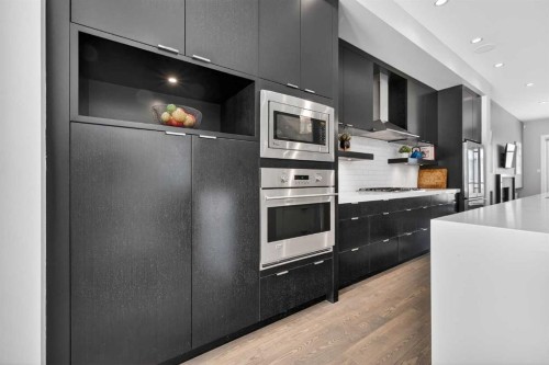 4905 21 Street Sw, Calgary, AB - Indoor Photo Showing Kitchen