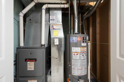 4823 Vanguard Road Nw, Calgary, AB - Indoor Photo Showing Basement