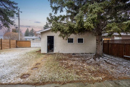 4823 Vanguard Road Nw, Calgary, AB - Outdoor