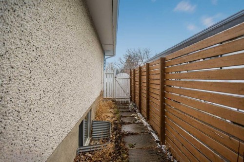 4823 Vanguard Road Nw, Calgary, AB - Outdoor