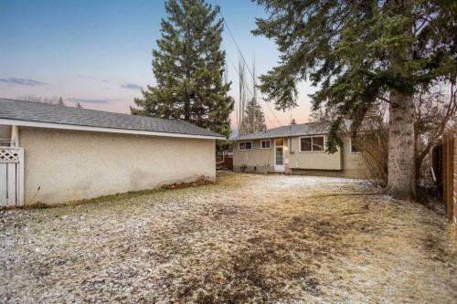 4823 Vanguard Road Nw, Calgary, AB - Outdoor