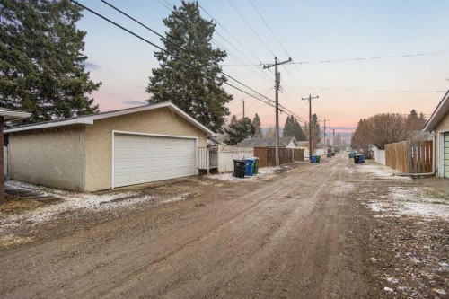 4823 Vanguard Road Nw, Calgary, AB - Outdoor