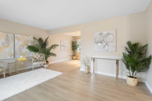 4823 Vanguard Road Nw, Calgary, AB - Indoor