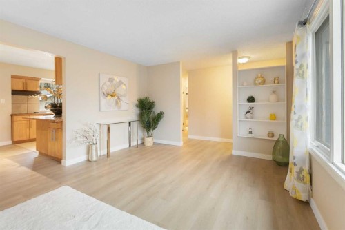 4823 Vanguard Road Nw, Calgary, AB - Indoor