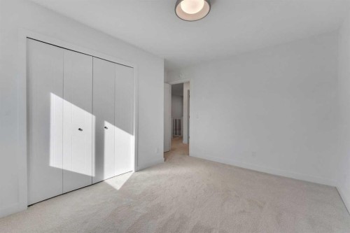 150 Belvedere Crescent Se, Calgary, AB - Indoor Photo Showing Other Room