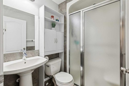 524 Cranston Drive Se, Calgary, AB - Indoor Photo Showing Bathroom
