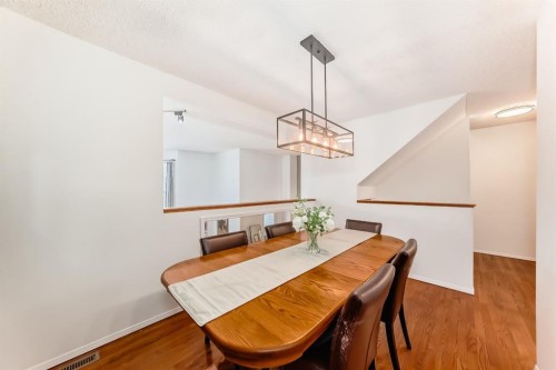 424 Hawkstone Manor Nw, Calgary, AB 