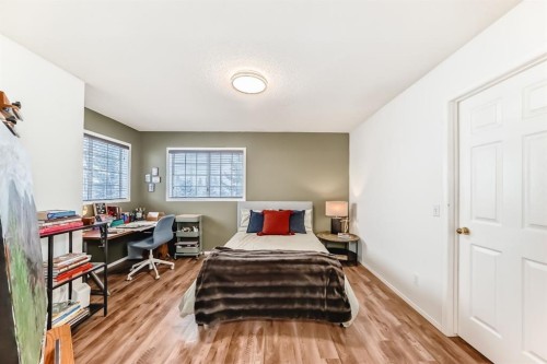 424 Hawkstone Manor Nw, Calgary, AB 