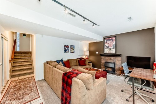 424 Hawkstone Manor Nw, Calgary, AB 