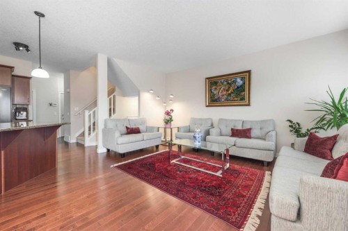33 Evanscove Manor Nw, Calgary, AB - Indoor Photo Showing Living Room