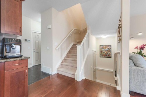 33 Evanscove Manor Nw, Calgary, AB - Indoor Photo Showing Other Room