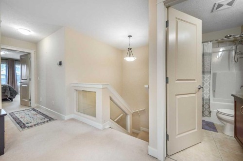 33 Evanscove Manor Nw, Calgary, AB - Indoor