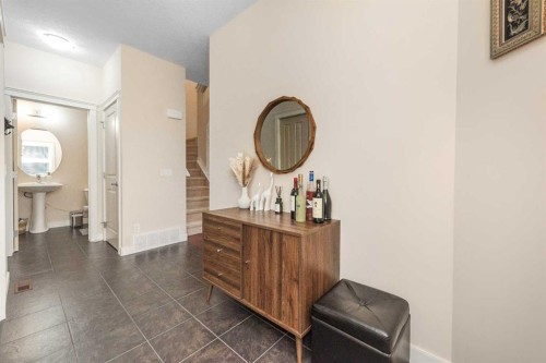 33 Evanscove Manor Nw, Calgary, AB - Indoor Photo Showing Other Room