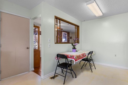 308 Lynnover Way Se, Calgary, AB - Indoor