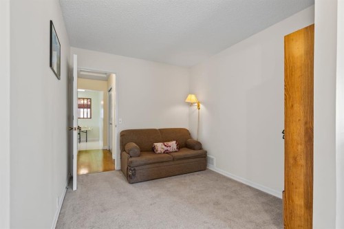 308 Lynnover Way Se, Calgary, AB - Indoor