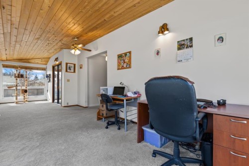 308 Lynnover Way Se, Calgary, AB - Indoor Photo Showing Office
