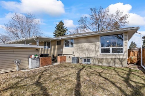 308 Lynnover Way Se, Calgary, AB - Outdoor