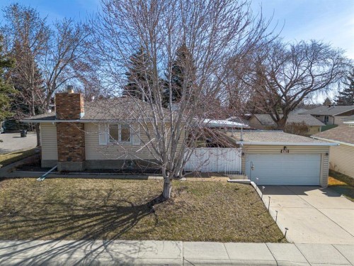 308 Lynnover Way Se, Calgary, AB - Outdoor