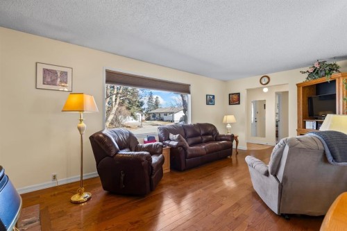 308 Lynnover Way Se, Calgary, AB - Indoor