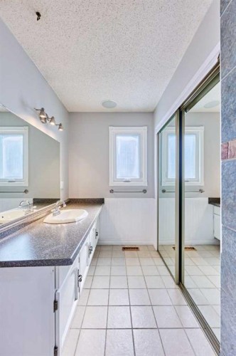 103 Pump Hill Road, Calgary, AB - Indoor Photo Showing Bathroom