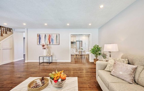 103 Pump Hill Road, Calgary, AB - Indoor Photo Showing Living Room