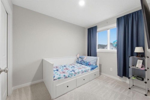 34 Lavender Manor Se, Calgary, AB - Indoor Photo Showing Bedroom
