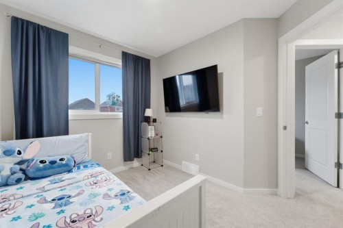 34 Lavender Manor Se, Calgary, AB - Indoor Photo Showing Bedroom