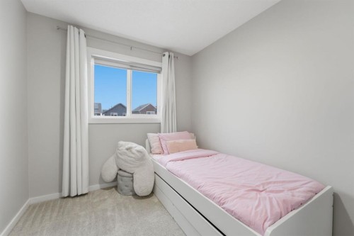 34 Lavender Manor Se, Calgary, AB - Indoor Photo Showing Bedroom