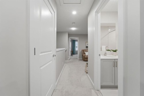 34 Lavender Manor Se, Calgary, AB - Indoor Photo Showing Other Room