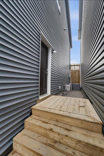 34 Lavender Manor Se, Calgary, AB - Outdoor With Exterior